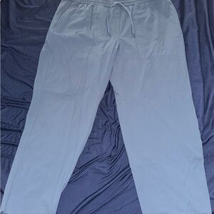 Lululemon Women’s tapered-leg mid-rise 7/8 length